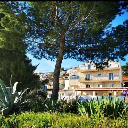Apartments Penic トロギール エクステリア 写真