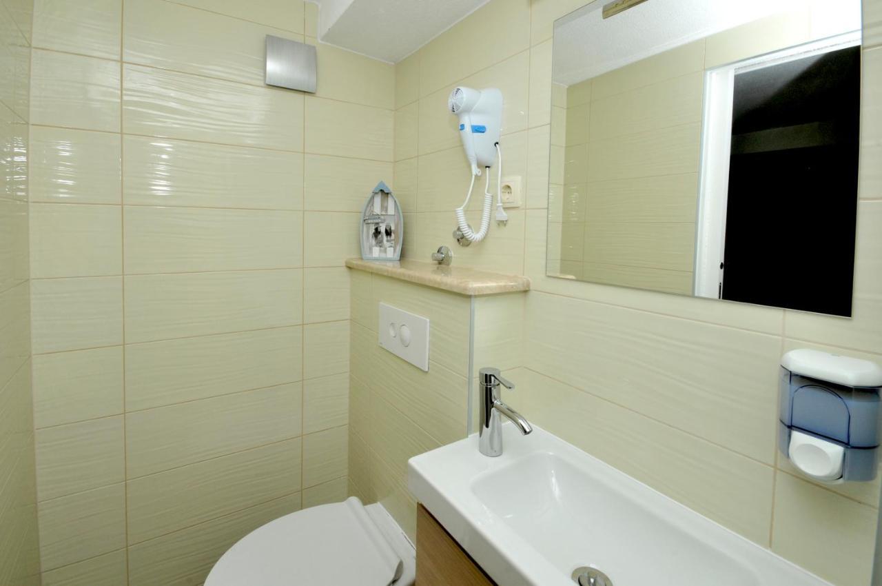 Apartments Penic トロギール エクステリア 写真