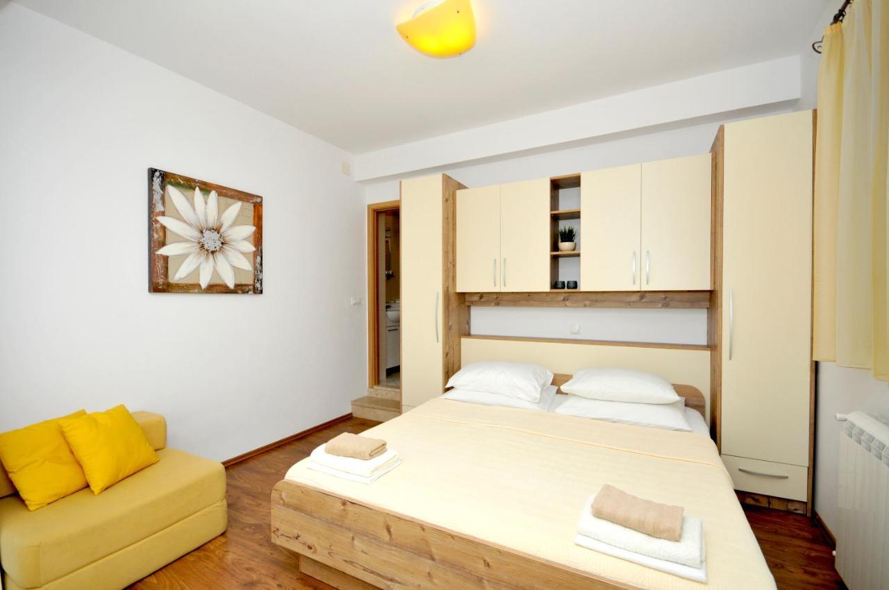 Apartments Penic トロギール エクステリア 写真