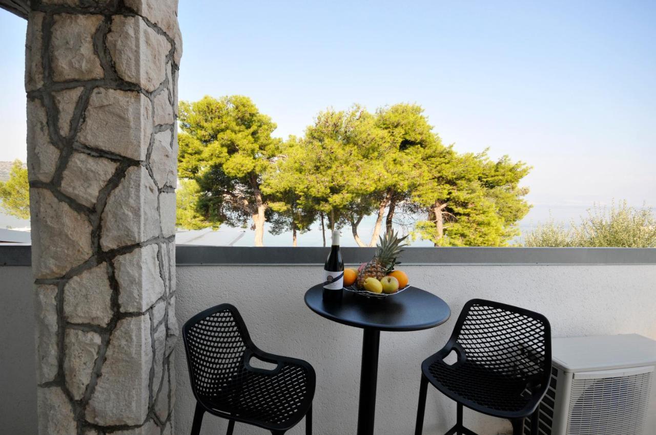 Apartments Penic トロギール エクステリア 写真