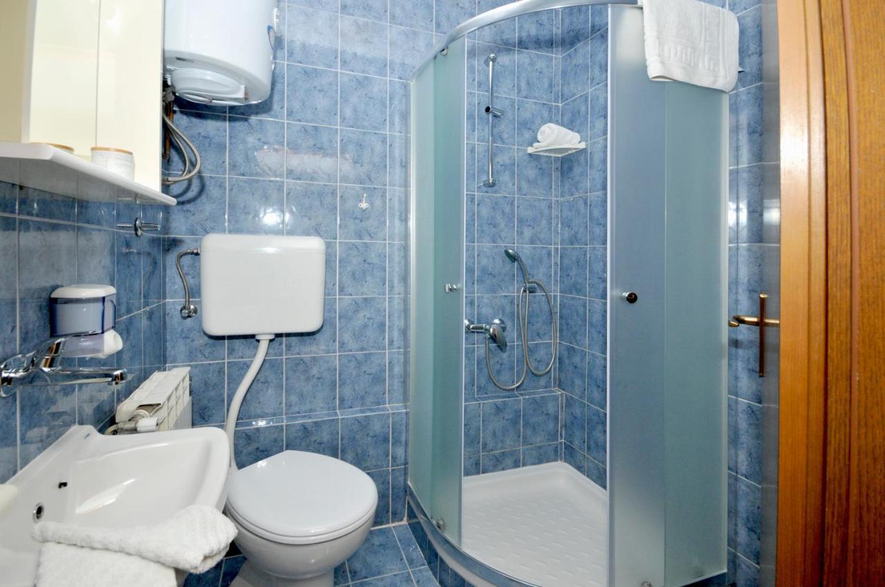 Apartments Penic トロギール エクステリア 写真