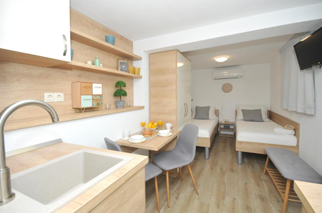 Apartments Penic トロギール エクステリア 写真