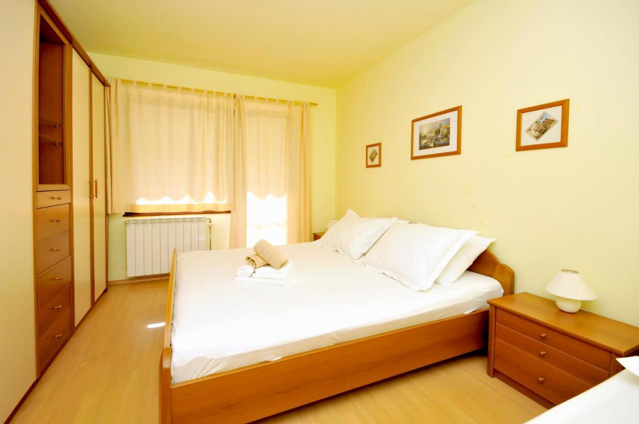 Apartments Penic トロギール エクステリア 写真