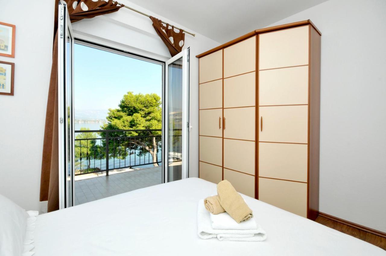 Apartments Penic トロギール エクステリア 写真
