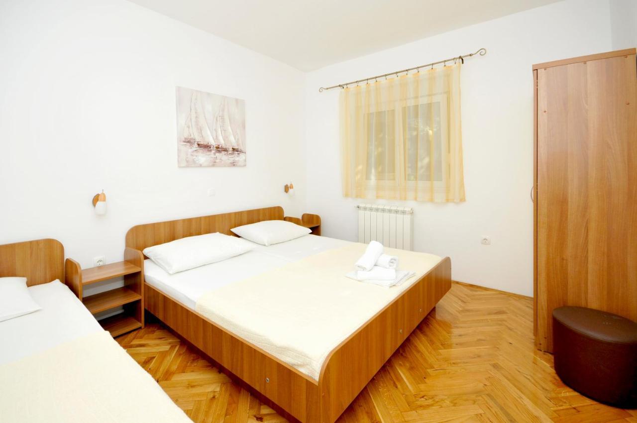 Apartments Penic トロギール エクステリア 写真