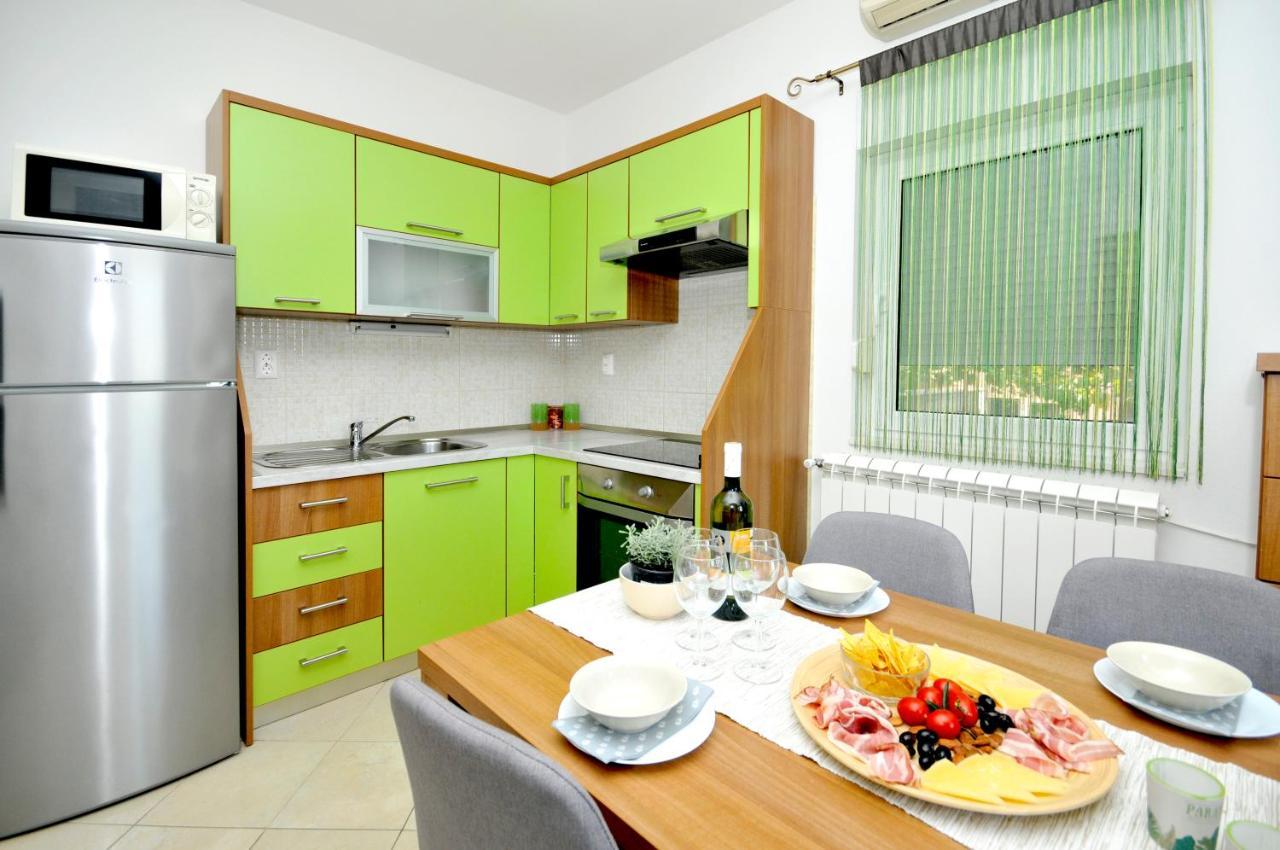 Apartments Penic トロギール エクステリア 写真