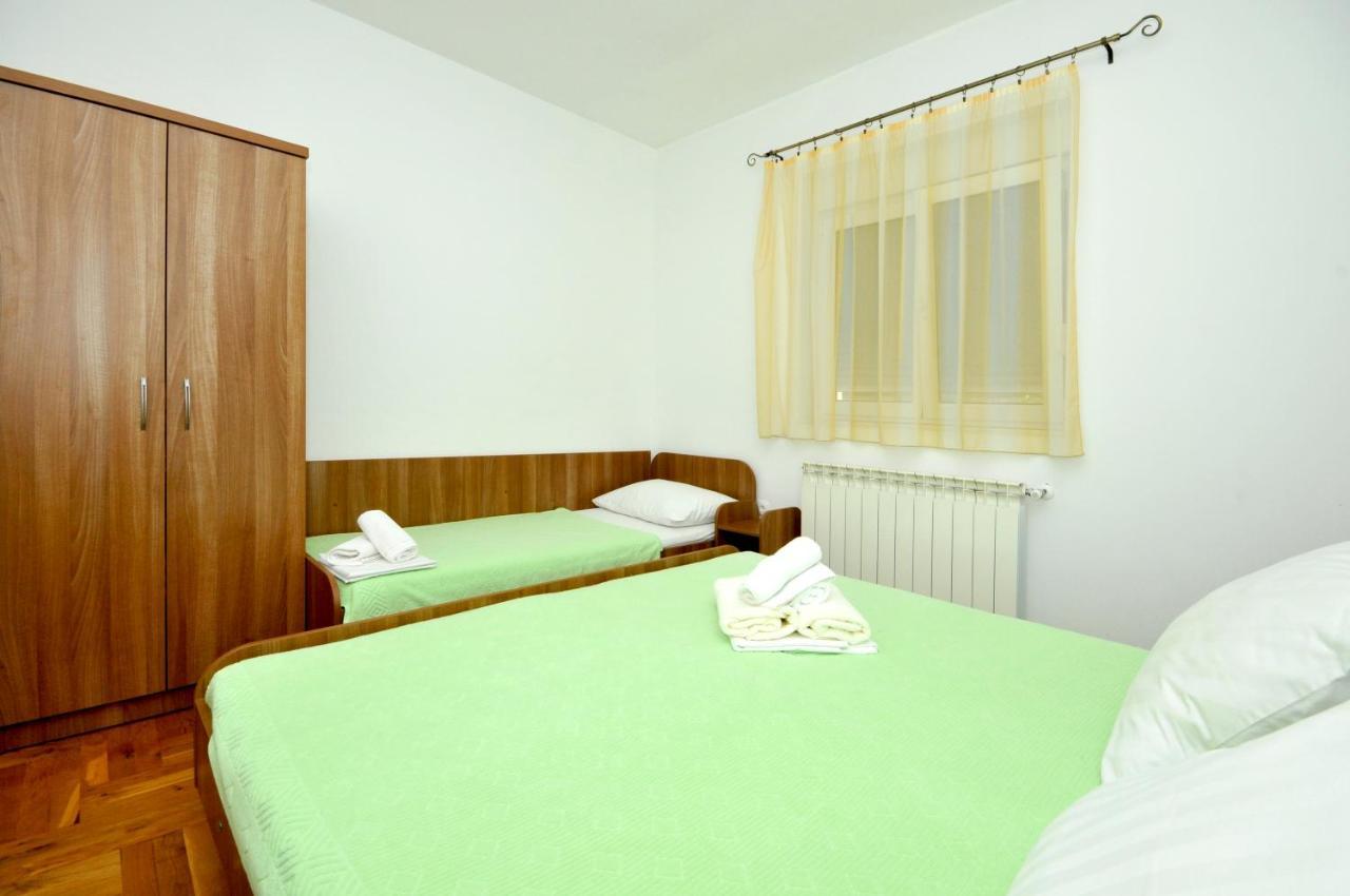 Apartments Penic トロギール エクステリア 写真